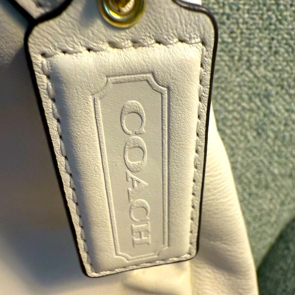 Coach White Leather Shoulder Bag with Gold Accents $39 - Picture 2 of 8